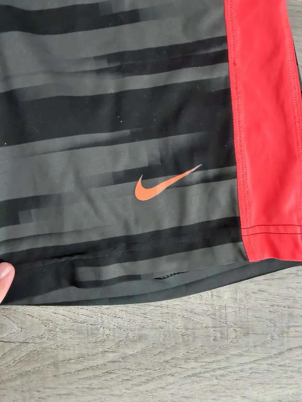 Nike Dri-Fit Youth Boys Black and Gray Striped Athletic Shorts Size Large
